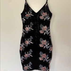 Black Velvet Floral V-Neck Dress Lulus